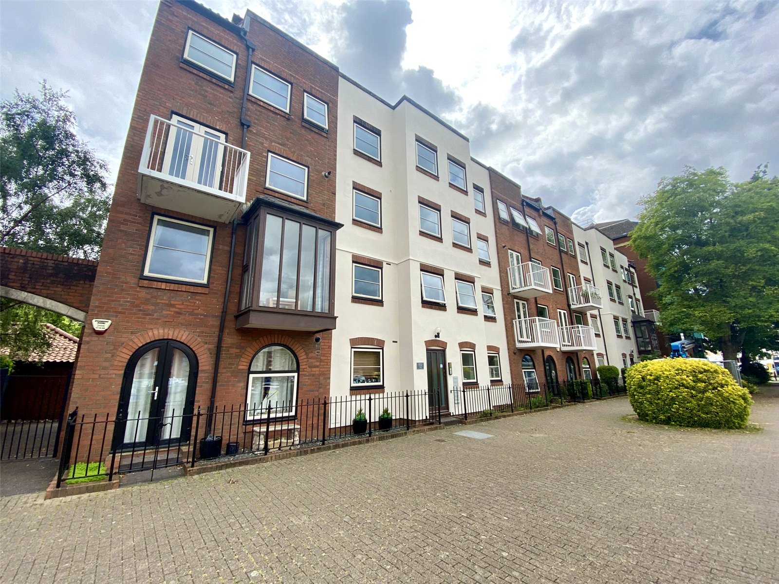 Harbourside, Merrick Court, BS1 4RL